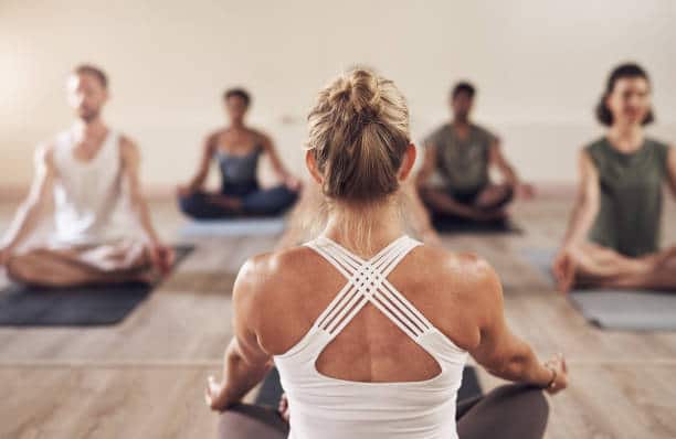 exercice posture yoga club maitre yogi