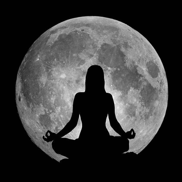 yin yoga pleine lune équilibre yang exercice