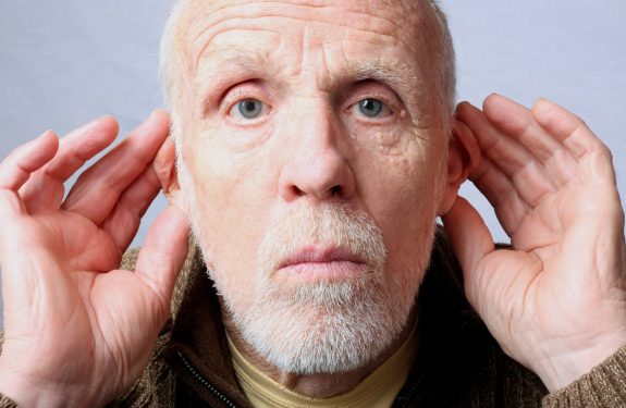 Quels sont les 5 signes de la perte auditive ?