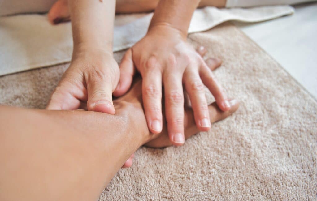 Massage réalisé dans un institut de bauté