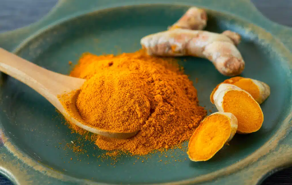 Comment intégrer le curcuma dans votre quotidien pour maximiser ses bienfaits ?